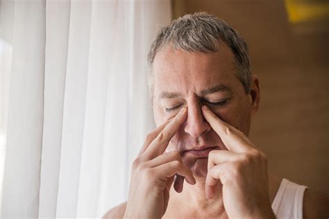 Dry Sinuses & Nasal Passages: Symptoms, Causes & Treatment