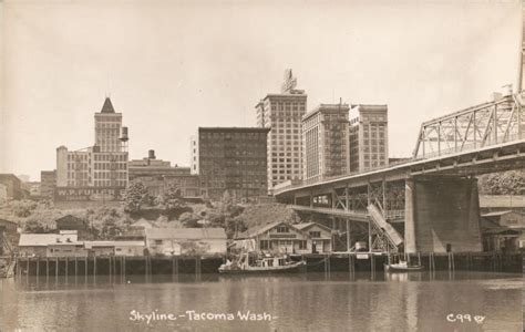 Tacoma, Washington - Skyline Postcard