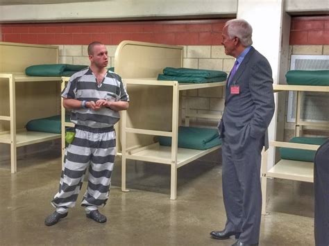 Cornyn meets inmates inside Dallas County Jail | WFAA.com