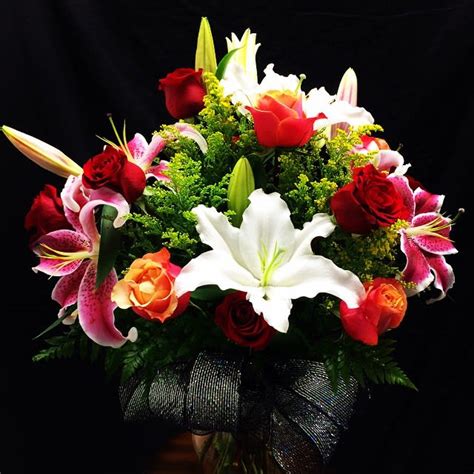 Roses & Lilies, Flower Bouquet ! in Moreno Valley, CA | Garden of Roses