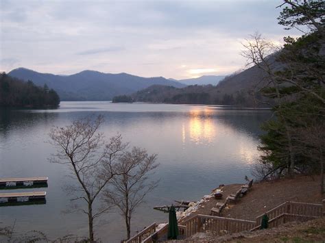 Lake Santeetlah at Sunset | Located in the Blue Ridge Mounta… | Flickr