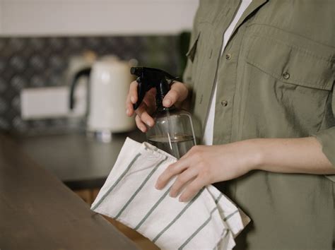 How to Clean a Toaster Oven Crumb Tray? - Oven Cookers