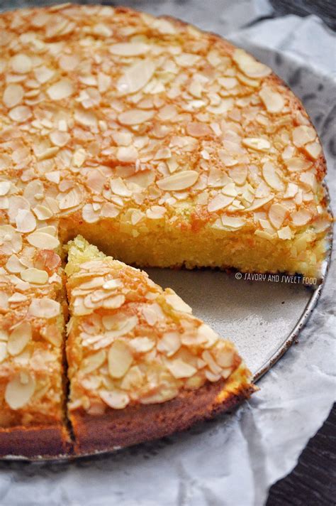 Flourless Almond & Coconut Cake - Savory&SweetFood in 2020 | Almond recipes, Almond cakes ...