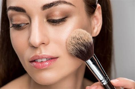 How To Clean Foundation Brush: Complete Guide! • Living Gorgeous