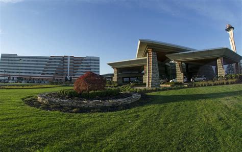 4 star Mohegan Sun Pocono resort and casino for $200 - The Travel Enthusiast The Travel Enthusiast