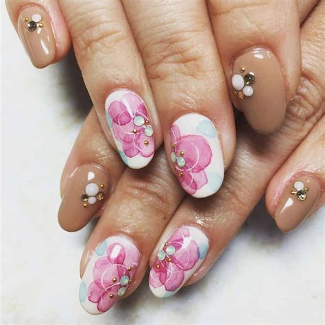 50 Flower Nail Designs You Can Totally Pull Off in 2021