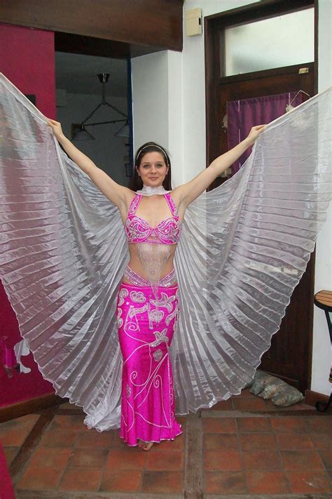 ปักพินในบอร์ด Egyptian belly dance Costume