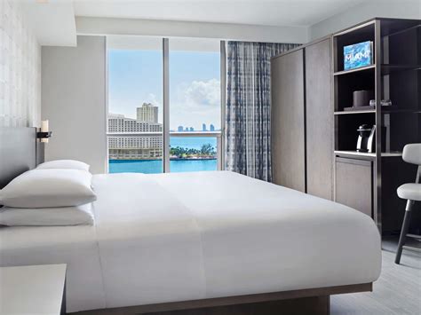 Downtown Miami Hotel Rooms | Hyatt Centric Brickell Miami