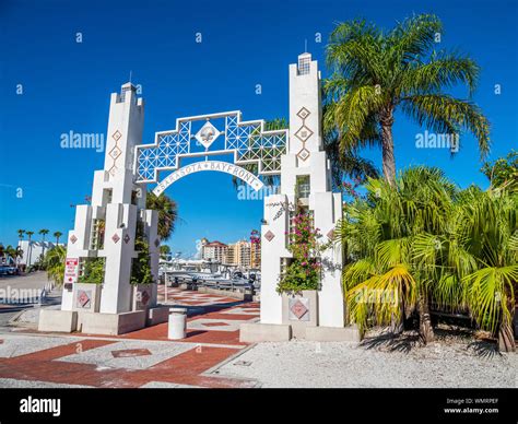 Entrance to Bayfront Park on the waterfront of Sarasota Florida Stock ...