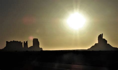 Sunrise at Big Indian Chief Butte (on right), Monument Valley Navajo ...