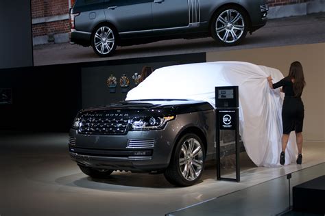 Ultra-Luxurious Range Rover SV Autobiography Unveiled In New York | Carina Ockedahl