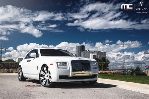 White Rolls-Royce Ghost on 24-Inch Vellano Wheels - GTspirit