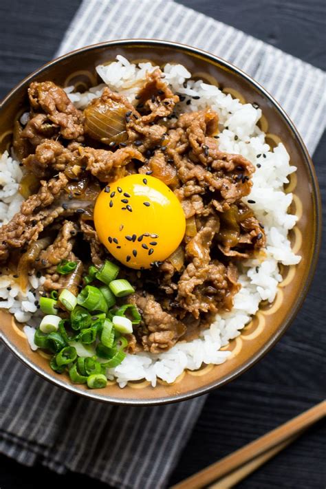 Gyudon (Japanese Beef and Rice Bowl) | Rice bowls recipes, Asian recipes, Recipes