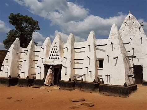 Inside a 700-Year-Old Mosque in Ghana: Simply Amazing! | About Islam | Mosque, Africa, Ghana