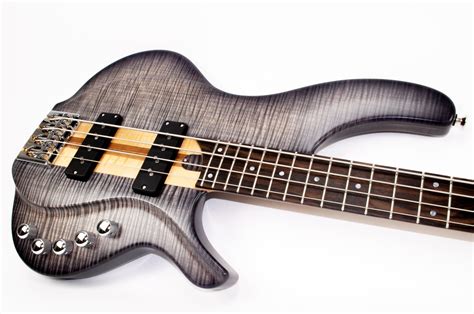 Torzal Guitars — Neck-through Bass