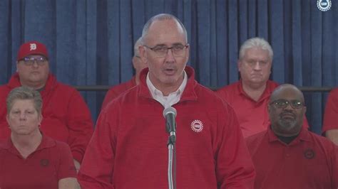 UAW President Shawn Fain lays out union agreement with GM | FOX 2 Detroit