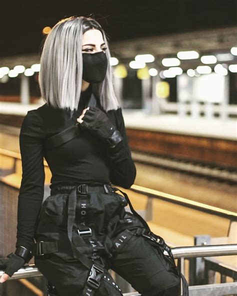 Female Urban-Ninja are Hot or Not?! 🔥 Rate her fit 1-100. 🙏🖤 - - Mode ...