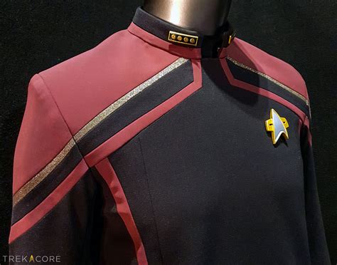 New Admiral Picard Uniform from STAR TREK: PICARD Production Unveiled ...