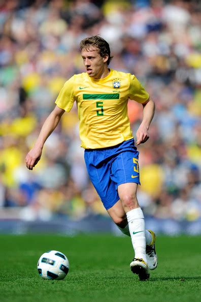 All Football Stars: Lucas Leiva Brazil Best Footballer 2012