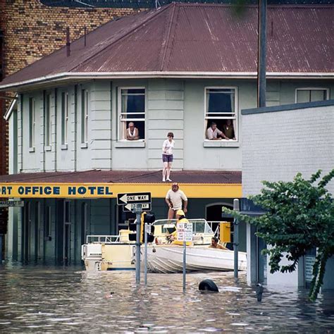 Brisbane Floods 1974 Compared To 2011