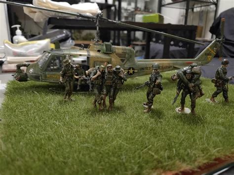 Huey to the rescue! 1/35 scale helicopter diorama - Vietnam War ...