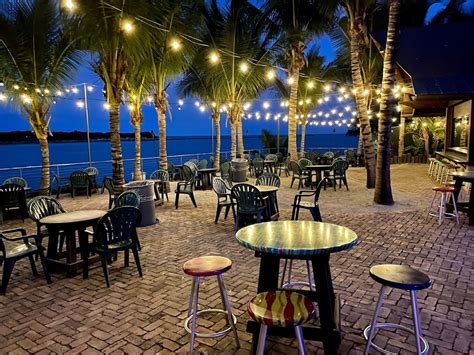 10 Best Hutchinson Island Restaurants on the Water - TreasureCoast.com