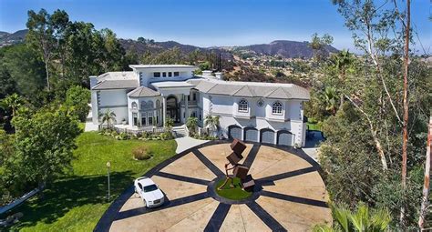 Jake Paul’s New $7.4 Million Team 10 House In Calabasas | eXtravaganzi