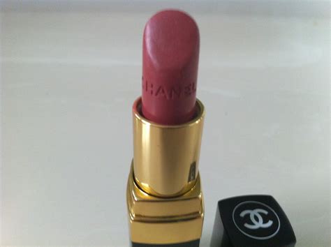 The Dark Side of Beauty: Review: Chanel Rouge Coco 'Mademoiselle' Lipstick