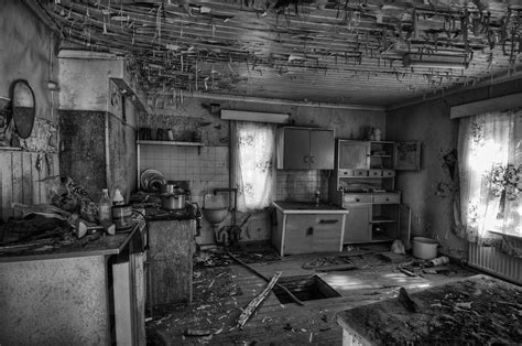 Abandoned house HDR workshop by robkit on DeviantArt