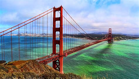 Golden Gate Bridge, San Francisco, The Most Popular Tourist Attractions in America - Traveldigg.com