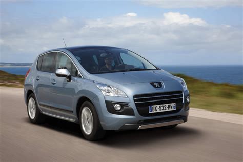 Peugeot 3008 HYbrid4 UK Pricing Announced, Available to Pre-Order - autoevolution