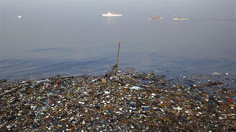 21 Year Old Cracks An Amazing Ocean Cleanup Idea!: TripHobo