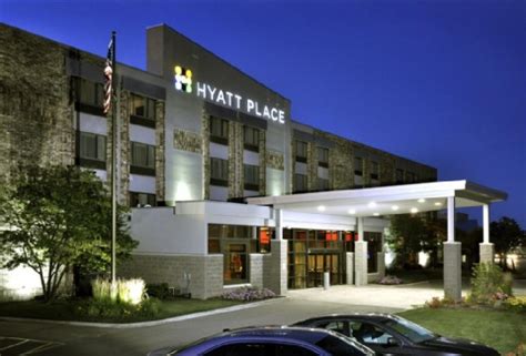 Park Stay and Fly Milwaukee | MKE Airport Parking | Milwaukee Airport hotels