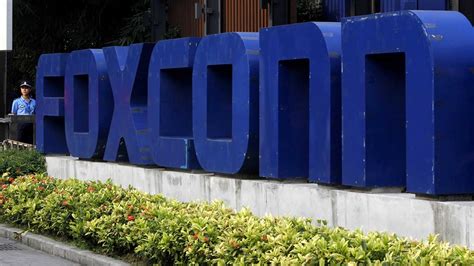 Trump announces $10 billion Foxconn plant in Wisconsin - 6abc Philadelphia