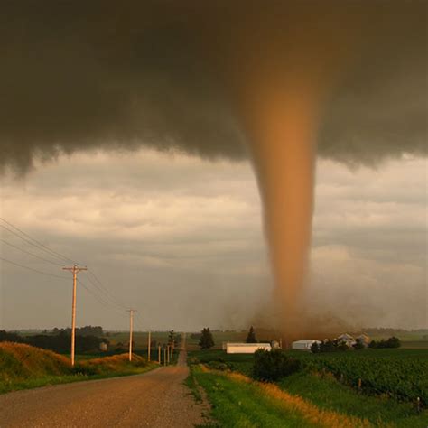 Tornados: Do You Know the Warning Signs? - Len Dubois Trucking