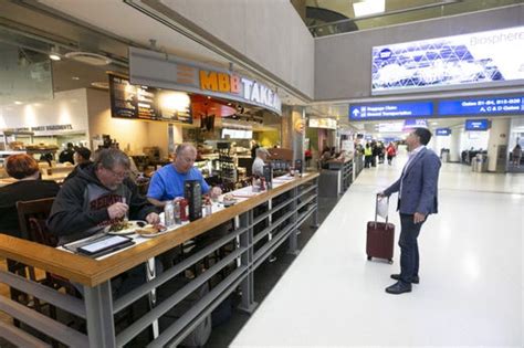 Phoenix airport: Sky Harbor Terminal 4 restaurants, services