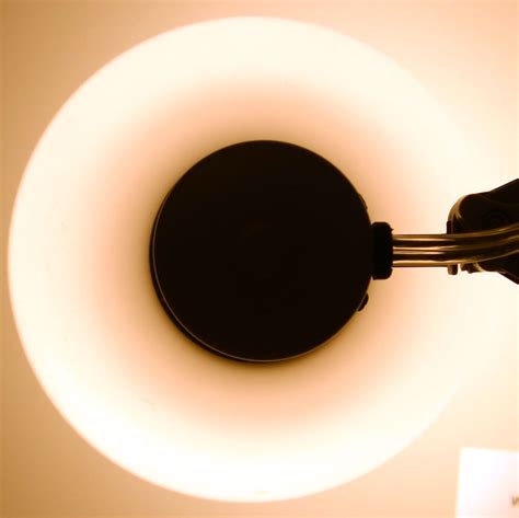 desk-lamp-circle | Michael Cuff | Flickr