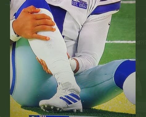 Dak Prescott suffers a gruesome right leg injury, carted off (PHOTO)