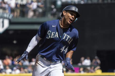 Julio Rodríguez, Mariners agree to deal worth up to $469M | AP News