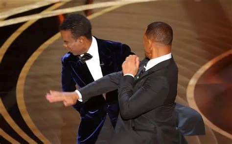 Will Smith Slapping Chris Rock on Oscars - Meme Template - MeMesPortal