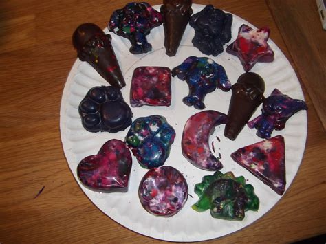 melted crayons + candy molds + glitter = happy kids! | Melting crayons, Happy kids, Candy molds