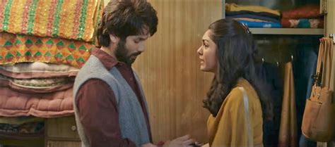 Jersey Trailer: Shahid Kapoor & Mrunal Thakur Hit Emotional Sixer ...