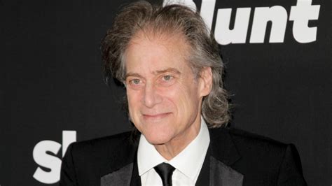 Richard Lewis, Comedian and Curb Your Enthusiasm Actor, Dies at 76