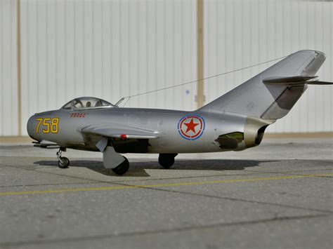 Monogram MiG-15 Korean War Ace | iModeler