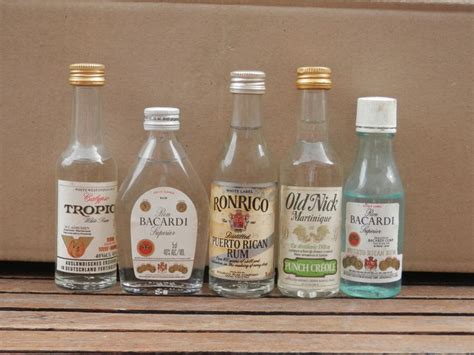 35 different miniature rum bottles - some rare and hard to find - Catawiki