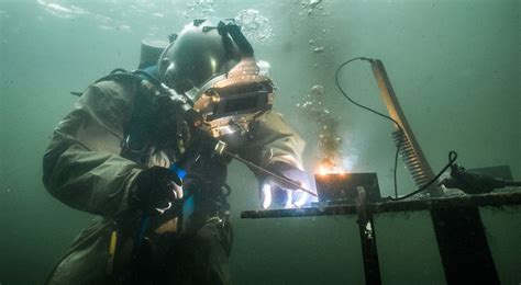 Underwater Welding - MechanicsTips