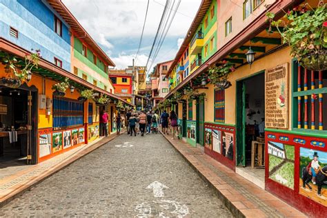 A Guide to Guatape: The Most Colourful Town in Colombia - Selina