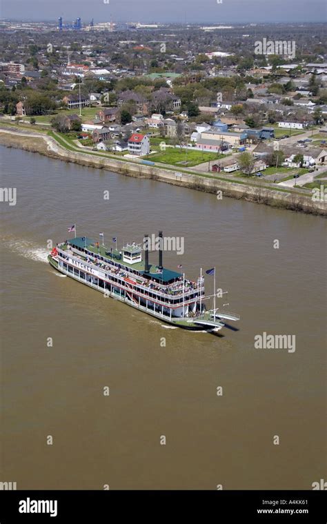 Natchez paddle wheeler on the Mississippi River near New Orleans ...