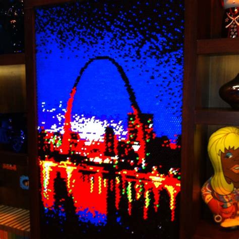 Stunning Lite Brite art of the iconic St. Louis arch