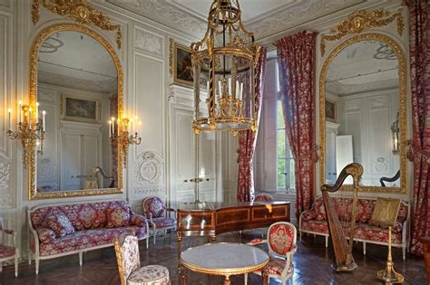 Le salon de compagnie (Petit Trianon, Versailles) | Luxury interior ...